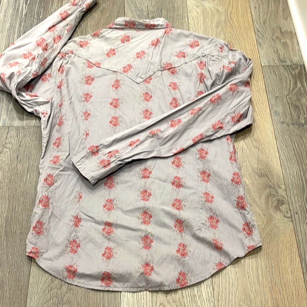 Guess Vintage Western Style Snap Gray with Red/Pink Floral Pattern- Large - Picture 2 of 9